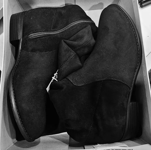 NIB memory foam tall black boots - Picture 5 of 7